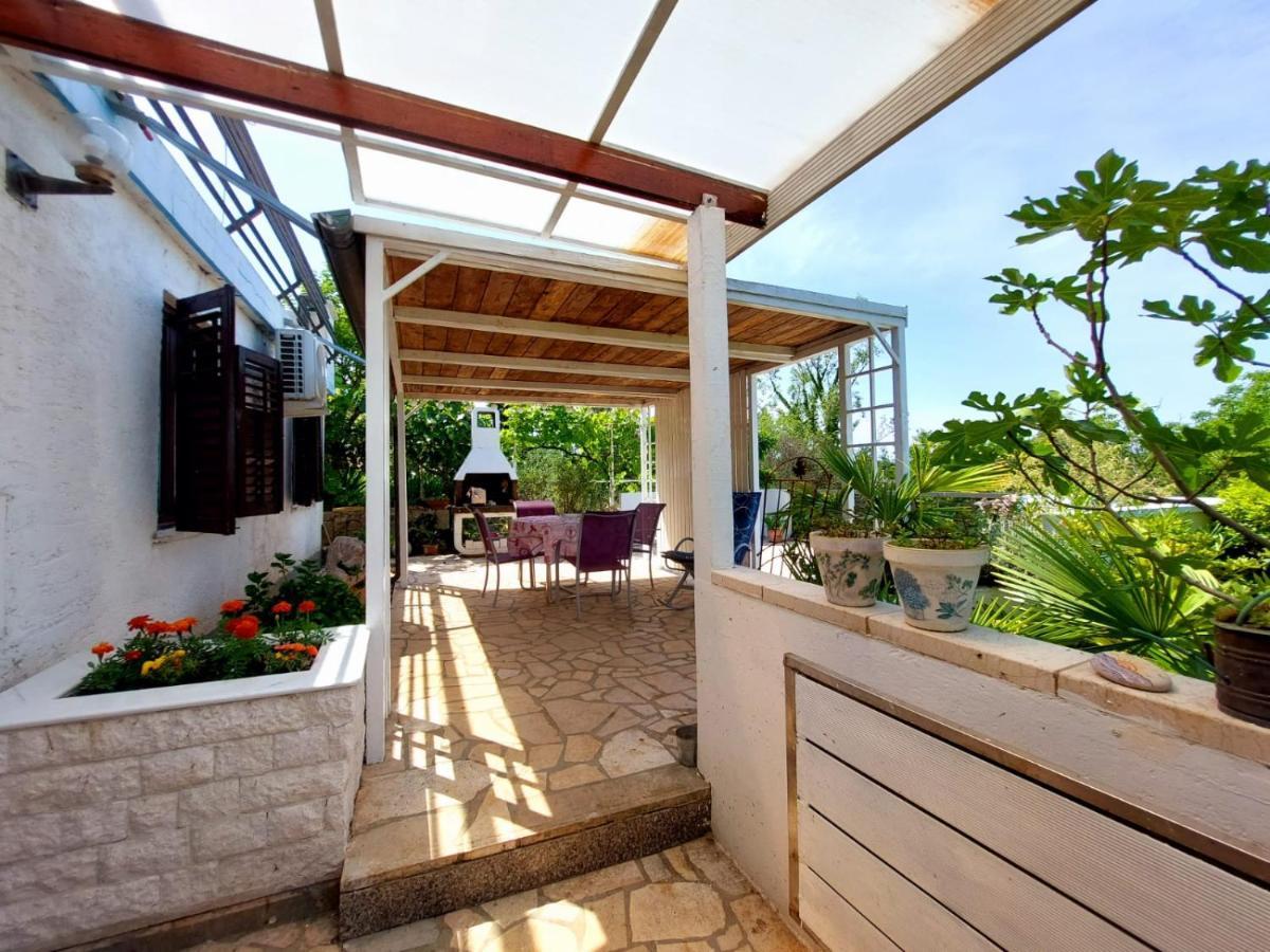 Apartments Z Njivice Ngoại thất bức ảnh
