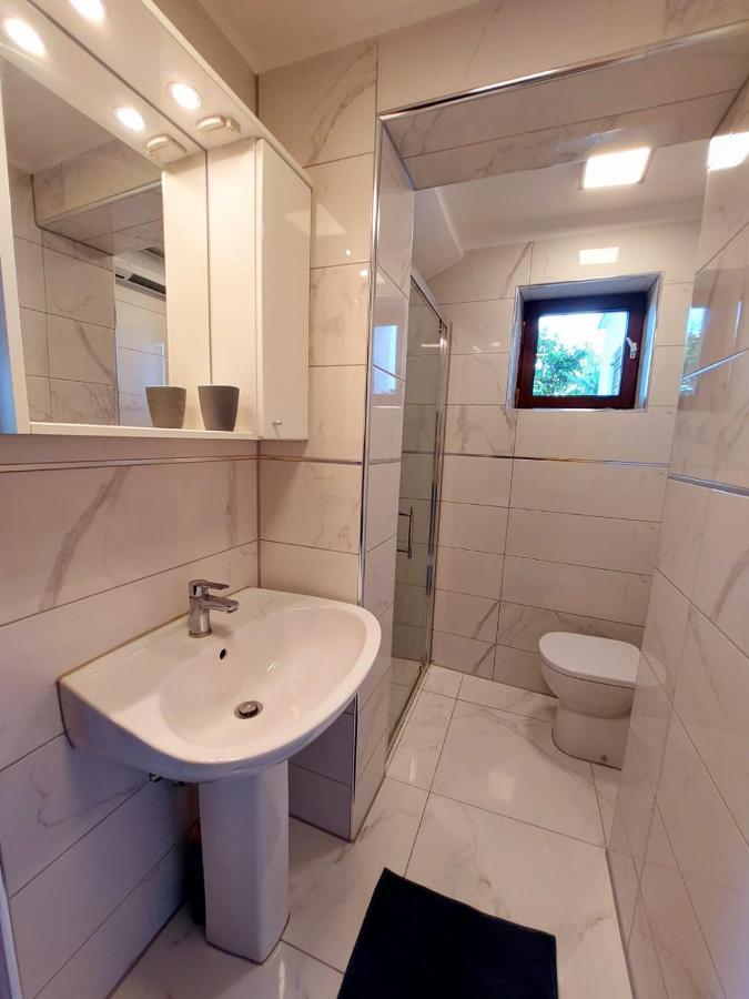 Apartments Z Njivice Ngoại thất bức ảnh